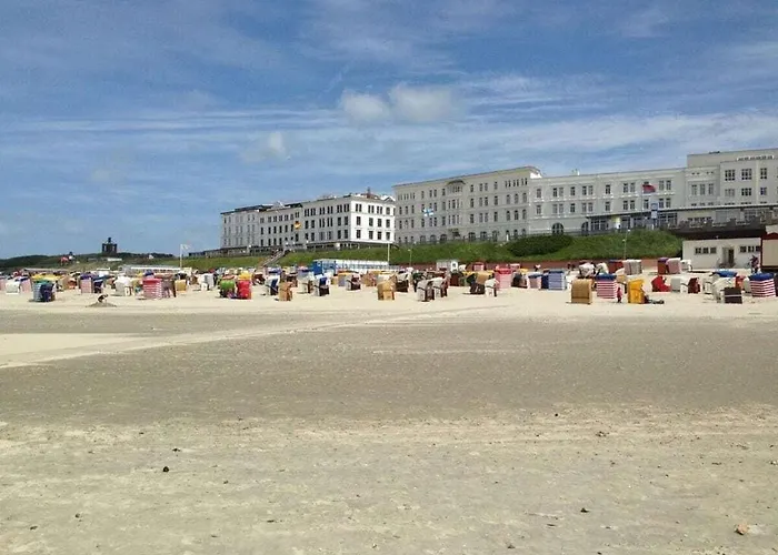 Villa Emilie, Angelika Borkum